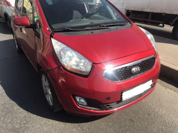 В Самаре 65-летний мужчина попал под Kia при переходе улицы Солнечной на красный свет