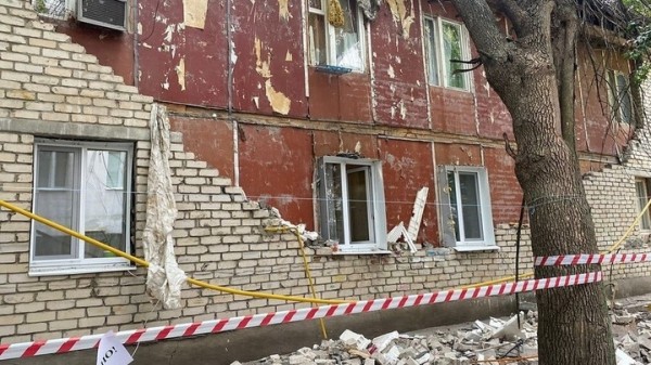 Кирпичная стена дома №116 по Ново-Вокзальной улице рухнула в Самаре 