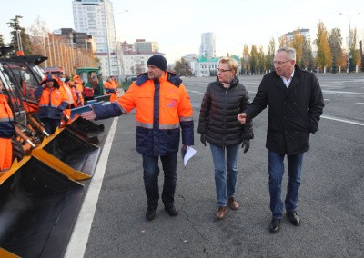 Глава Самары Елена Лапушкина оценила готовность специализированной техники к зимнему периоду