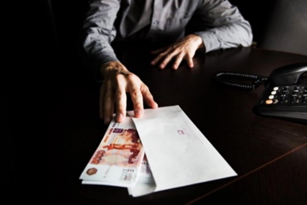 Двух сотрудниц налоговой инспекции в Самаре подозревают в получении взятки 