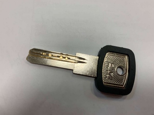 &laquo;Вставил и сломал&raquo;: жители Самары рассказали самые запоминающиеся истории про Новый год