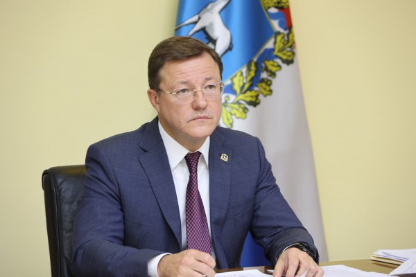  Дмитрий Азаров рассказал о пользе "нерабочих дней" на федеральном штабе  