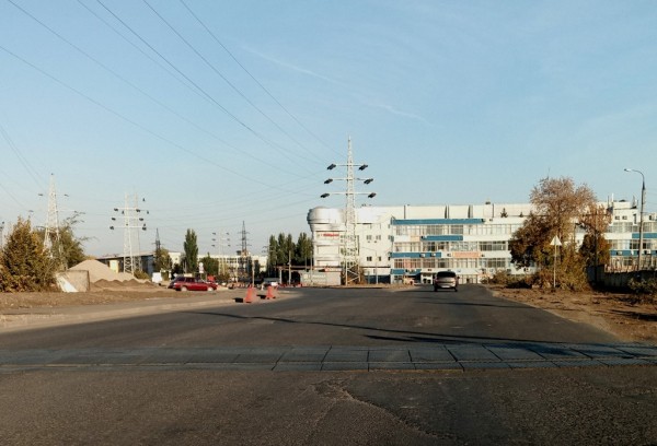 Еще не сданное дорожниками Заводское шоссе в Самаре ремонтируют заново в октябре 2021 года 