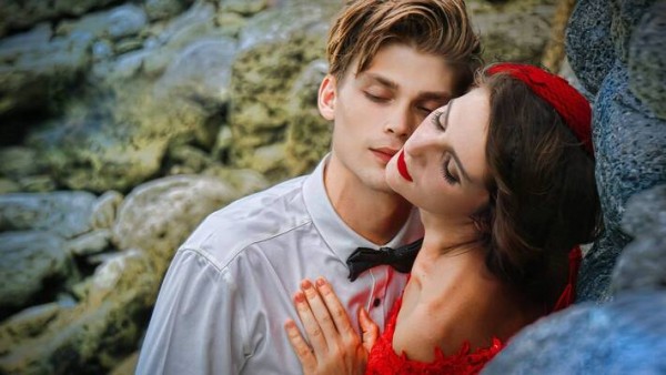 &laquo;Захлестнет ураган страстей&raquo;: астрологи рассказали, кто из знаков Зодиака скоро встретят свою любовь