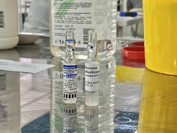 Дмитрий Азаров: пункт вакцинации в Самарской областной библиотеке продлевает свою работу ещё на день 