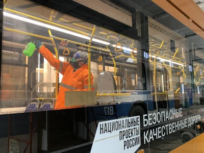 Еще больше дезинфицируемых поверхностей:  особенности санобработки троллейбусов &laquo;Адмирал&raquo;, закупленных на средства национального проекта  &laquo;Безопасные качественные дороги&raquo;