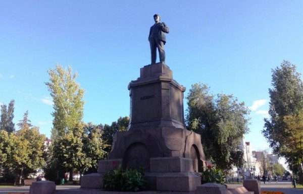 На уборку снега и мусора возле 40 памятников Самары направят 1 миллион рублей