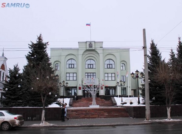 За доставку сотрудников мэрии Самары на работу в 2022 году заплатят до 4,4 млн рублей