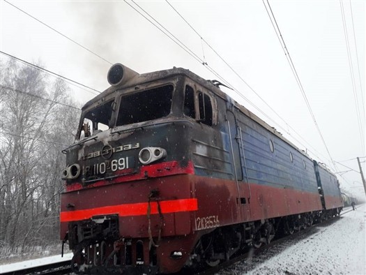 
В Безенчукском районе загорелся локомотив поезда с сырой нефтью
