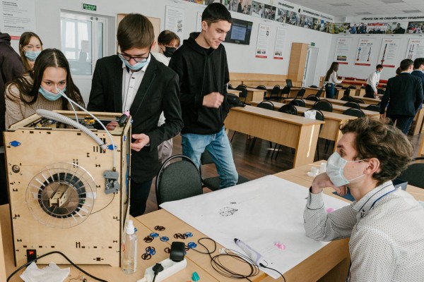  УГНТУ познакомил более 300 школьников Башкирии с рабочими профессиями  