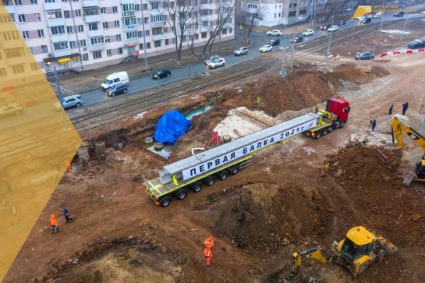 Для моста на улице Ново-Садовой в Самаре 15 декабря 2021 года привезли первую балку
