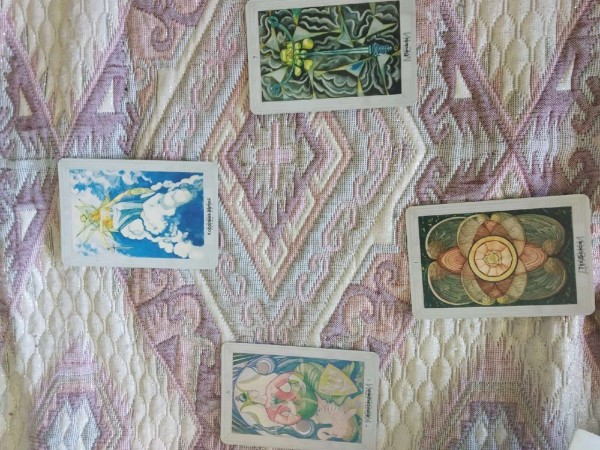 &laquo;Сбывается всё!&raquo;: молодые девушки из Самары рассказали, зачем гадают на картах Таро