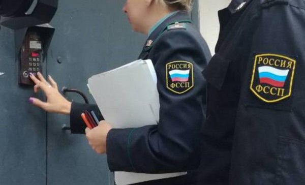 Судебные приставы Самары передали на уничтожение 1115 литров конфискованного алкоголя