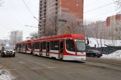 Улучшение транспортной доступности исторического центра:  в связи со строительством станции &laquo;Театральная&raquo;  часть трамвайных маршрутов следует по объездному пути &ndash;  улице Арцыбушевской