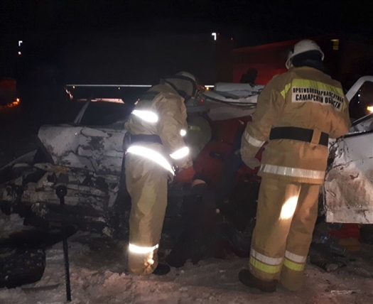 Три взрослых и ребенок погибли при ДТП на трассе М-5 в Исаклинском районе
Три взрослых и ребенок погибли при ДТП на трассе М-5 в Исаклинском районе