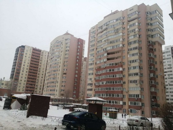 Жители Самары пожаловались на опасный переход напротив школы