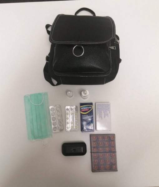 &laquo;Бритва и запасные трусики&raquo;: молодые девушки из Самары признались, что носят в своих сумочках