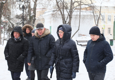 Глава Самары Елена Лапушкина проверила качество уборки снега в Самарском районе города