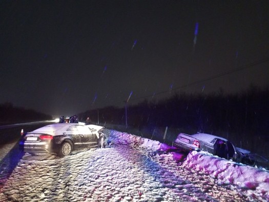 
Два человека погибли и трое пострадали в ДТП на трассе Самара - Волгоград
