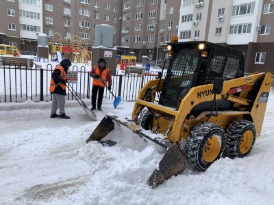 Без промедления: в расчистке снега в областном центре задействованы все профильные службы, отвечающие за уборку улиц, внутриквартальных и придомовых территорий, кровель,  подъездов и подходов к социальным учреждениям