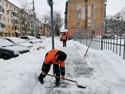 В областном центре устранение последствий снегопада продолжается: особое внимание подрядные организации уделили отработке обращений горожан