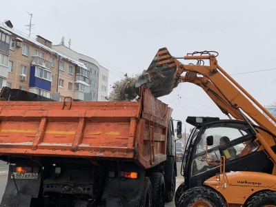 Без выходных: расчистка территорий и вывоз снега активизированы &ndash; в первые дни февраля месячная норма осадков уже превышена