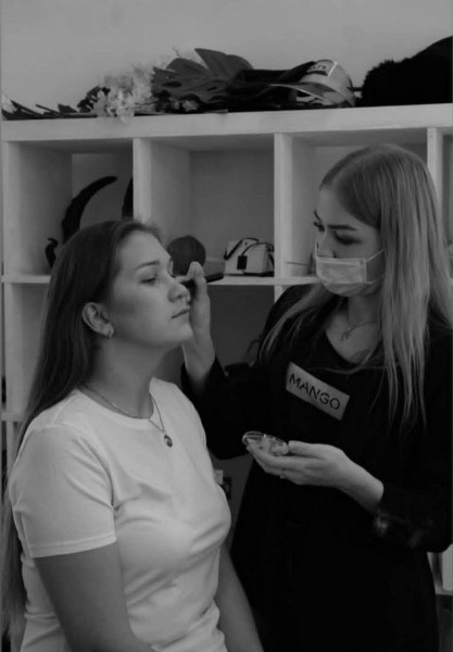 &laquo;Стойкие и не смазываются&raquo;: самарский визажист конкурса красоты рассказала о замене инобрендов