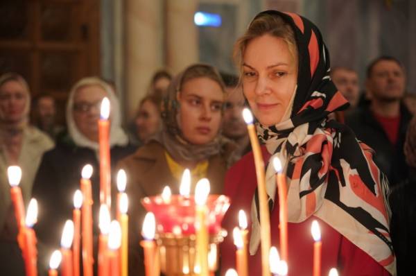 Дмитрий Азаров встретил Пасху вместе с самарцами в Софийском соборе