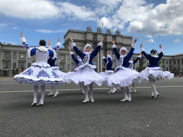 В Самаре установили рекорд России по массовому вращению на площади Куйбышева