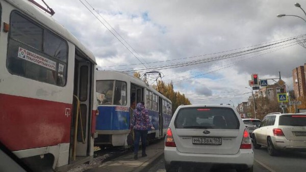 В Самаре второй день подряд 24 и 25 мая остановились трамваи на улице Ново-Садовой